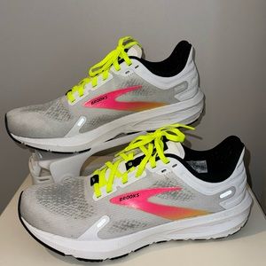 Brooks Launch GTS 9